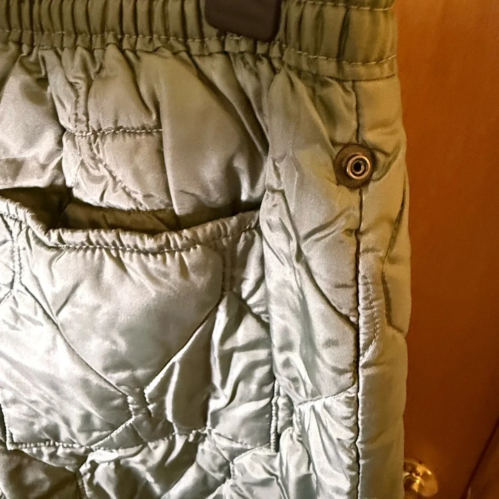 Women’s Green Quilted Parachute Pants - Picture 4 of 4